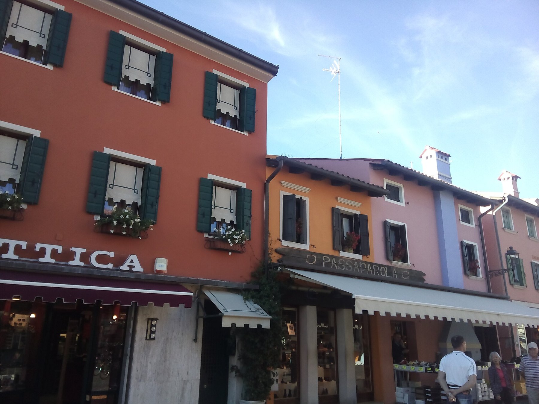 Case dipinte dei pescatori nel centro di Caorle