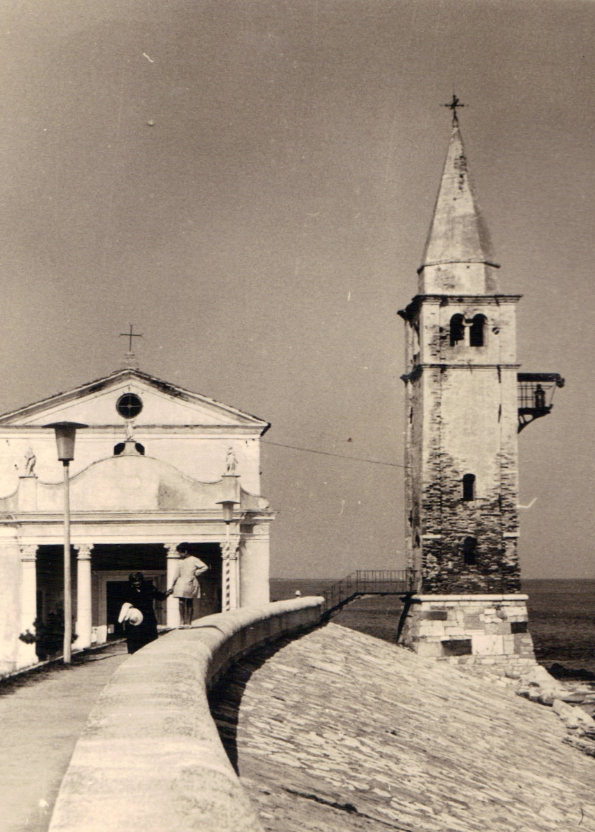 Fotografia del 1958 del santuario della Madonna dell'Angelo di Caorle