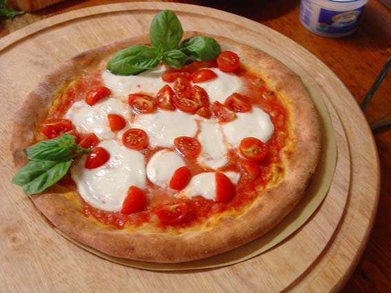 La pizza dal 1965 della Taverna Caorlina di Caorle